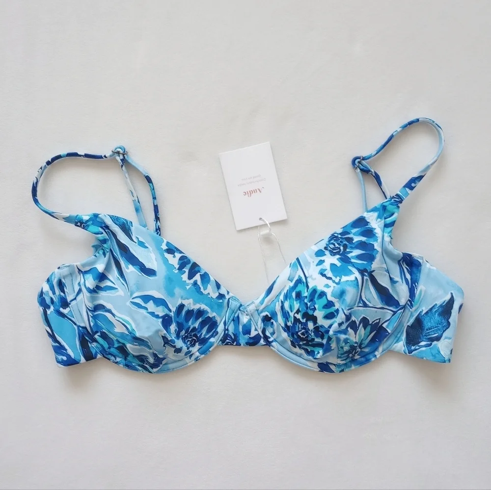 Andie▪️Bermuda Watercolor Floral Bikini Swim Top in Blue Floral